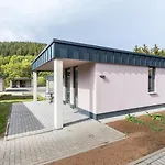 Bungalows Mit Terrasse Am Idyllischen Kronenburger See *
