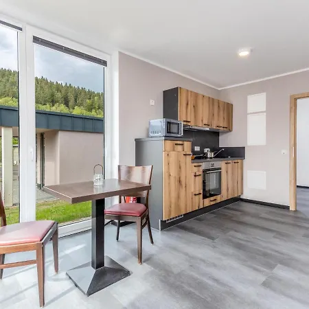 Lakeside * Hallschlag