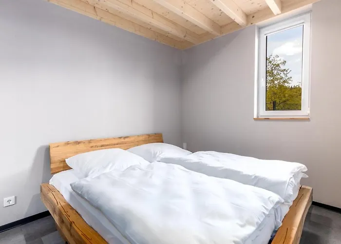 בית נופש Lakeside Hallschlag